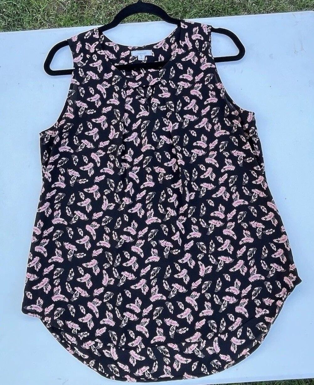 Pleione Size M Tunic Blouse w/ pink & white feather print - Picture 12 of 12